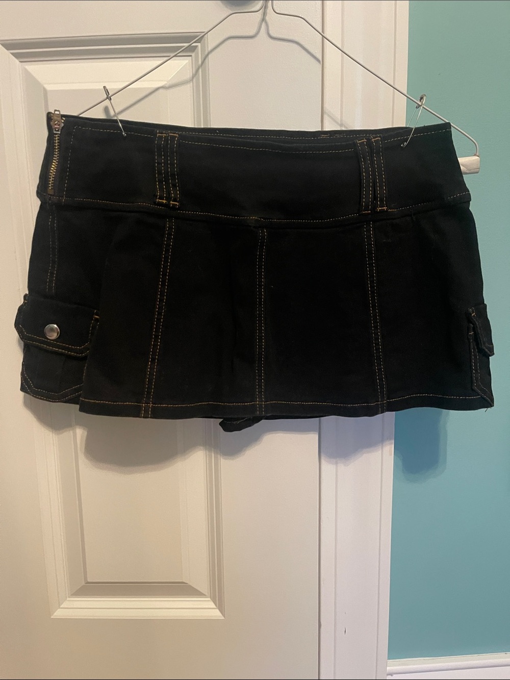 Source Unknown Black Mini Skort with Contrast Stitching